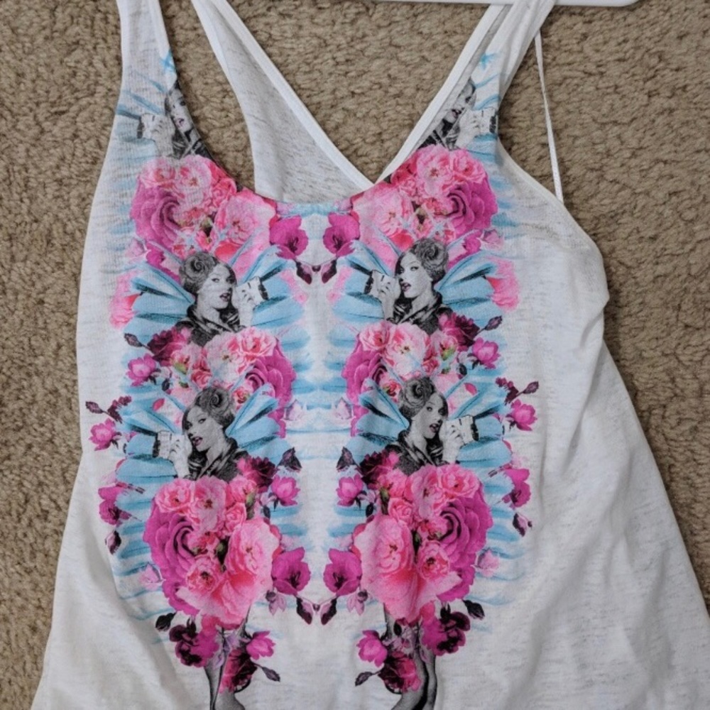 NWOT GUESS Tank w/cross cross back straps